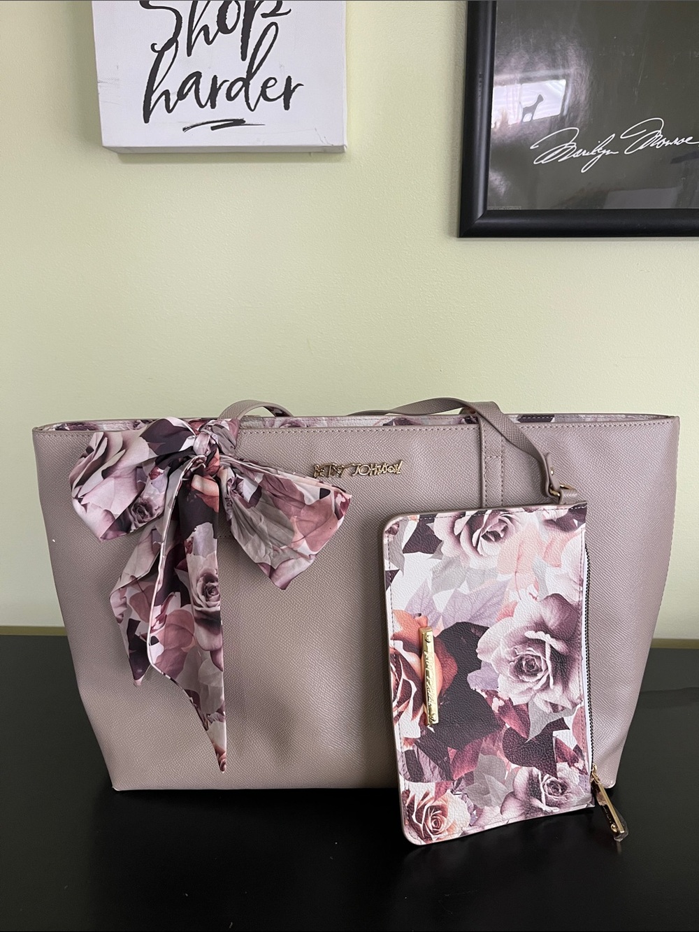 Betsey Johnson XOZARIA large tote bag in a blush/grey colorway